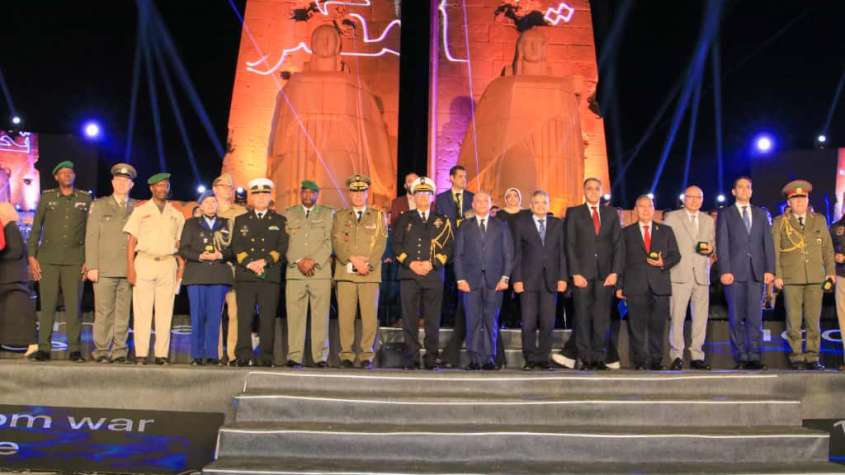 مائة عام من الحرب إلى السلام