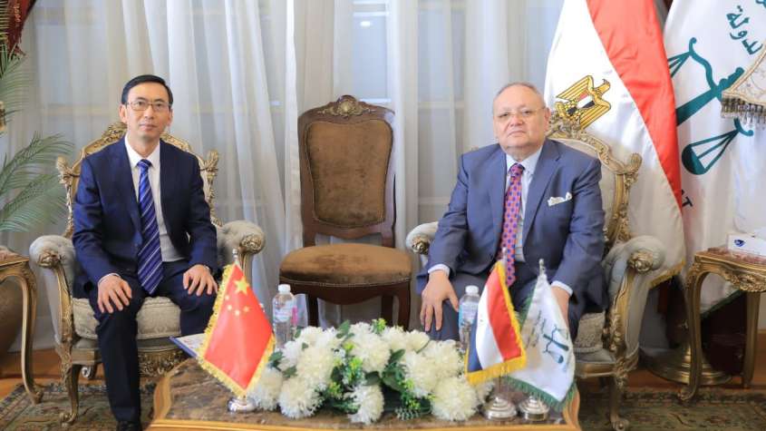 مجلس الدولة المصري يستقبل وفد المحكمة العليا بشنغهاي